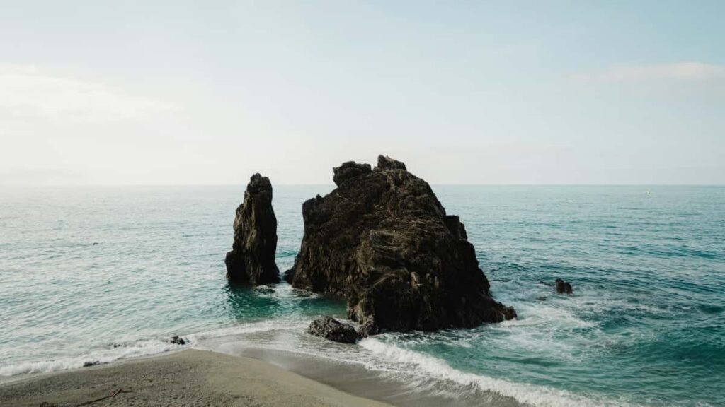 Guia practica para anunciantes en Colombia: como localizar y probar conceptos de producto con creadores alemanes en Facebook usando herramientas de Meta y tacticas locales.