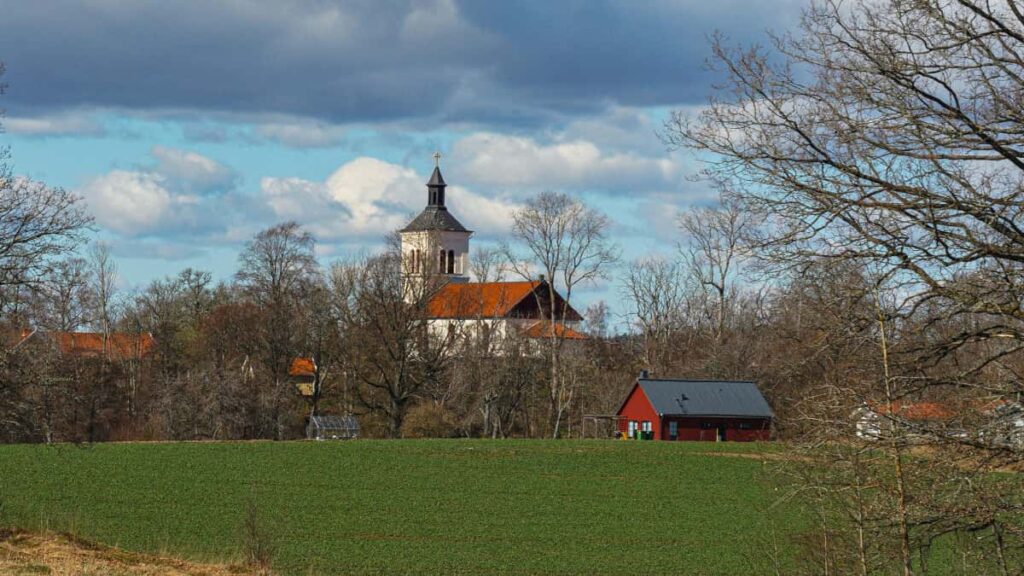 Guia practica para marcas colombianas que quieren encontrar creadores finlandeses en VKontakte y lanzar colecciones de ropa con impacto local y ROI medible.