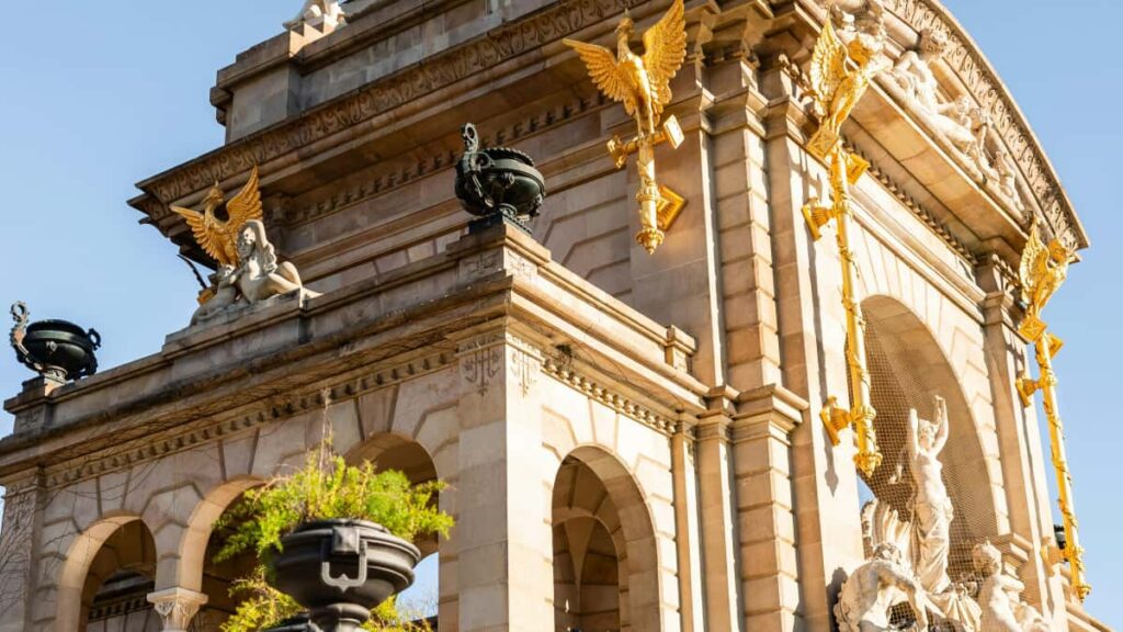 Guia practica para creadores en Colombia: como localizar y pitchar marcas portuguesas en Bilibili para resenas de hoteles patrocinadas, con tacticas, plantilla de outreach y riesgos.