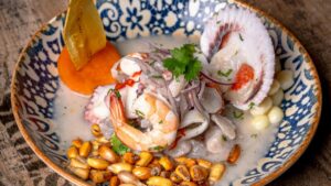 Guia practica para agencias colombianas que quieren localizar creadores suecos activos en Hulu y usar influencers para vender tours locales.