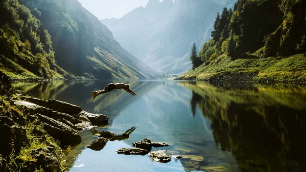 Guia practica para anunciantes en Colombia que buscan creadores brasilenos en Roposo: busqueda, verificacion, negociacion y campanas conjuntas con tacticas locales y ejemplos reales.