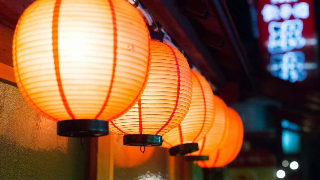 Guia practica para creadores en Colombia: pasos, tacticas y contactos para llegar a marcas griegas en Takatak y entrar a betas exclusivas.