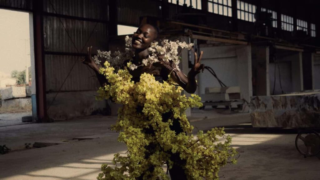 Guia practica para creadores en Colombia: estrategias reales para conectar con marcas peruanas en Etsy y promocionar productos por afiliados, con tacticas, ejemplos y pasos accionables.