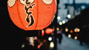 Guia practica para creadores colombianos: pasos reales, canales y plantillas para acercarte a marcas de Lituania via Zalo y proponer gameplay challenges efectivos.