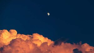 Guia practica para anunciantes en Colombia: como encontrar y colaborar con creadores de Kuaishou en Kazajistan para impulsar destinos turisticos.