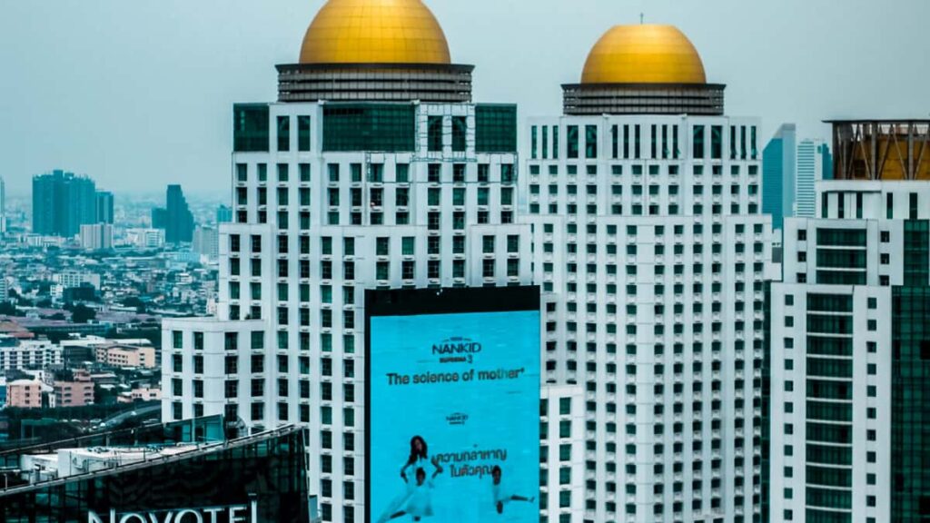 Guia practica para creadores en Colombia: tacticas en Twitter para contactar marcas ucranianas, evitar ruido informativo y convertir conversaciones en inscripciones a cursos online.